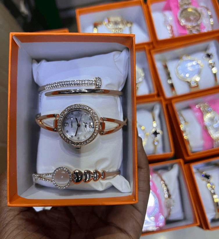 Valentine's Gift Set - 4 Pieces - Perfect for Your Loved One 6