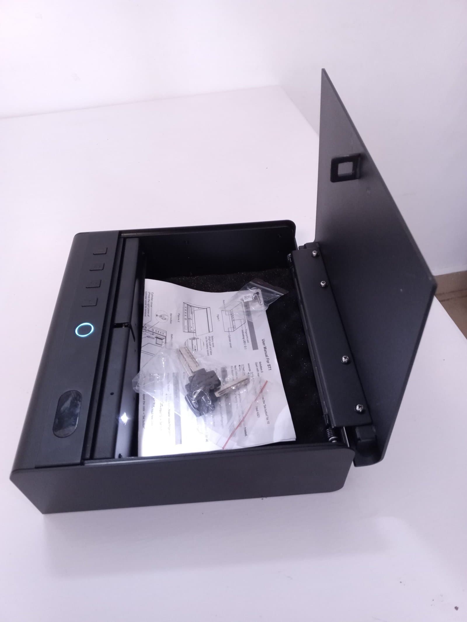 Biometric safe for gun and jewellery Thumbnail 6