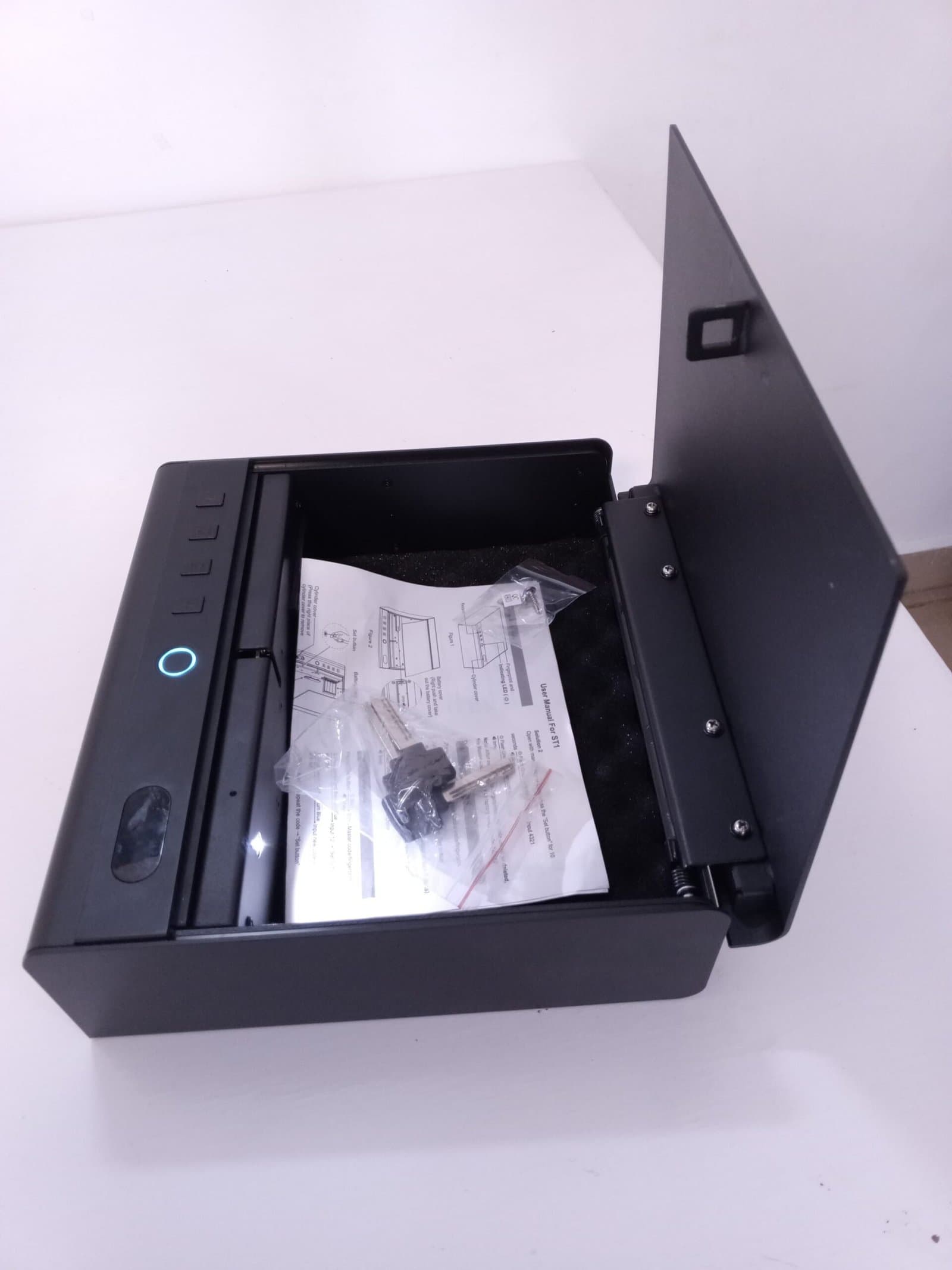 Biometric safe for gun and jewellery Thumbnail 5