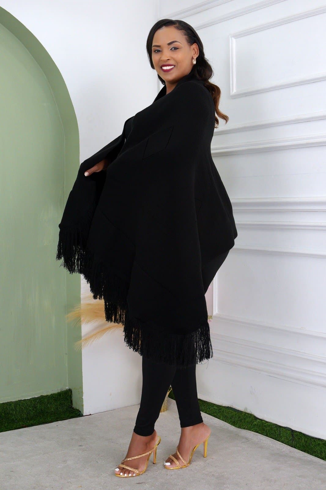 Elegant & Cozy Turkey Shawls – Style Meets Warmth Thumbnail 7