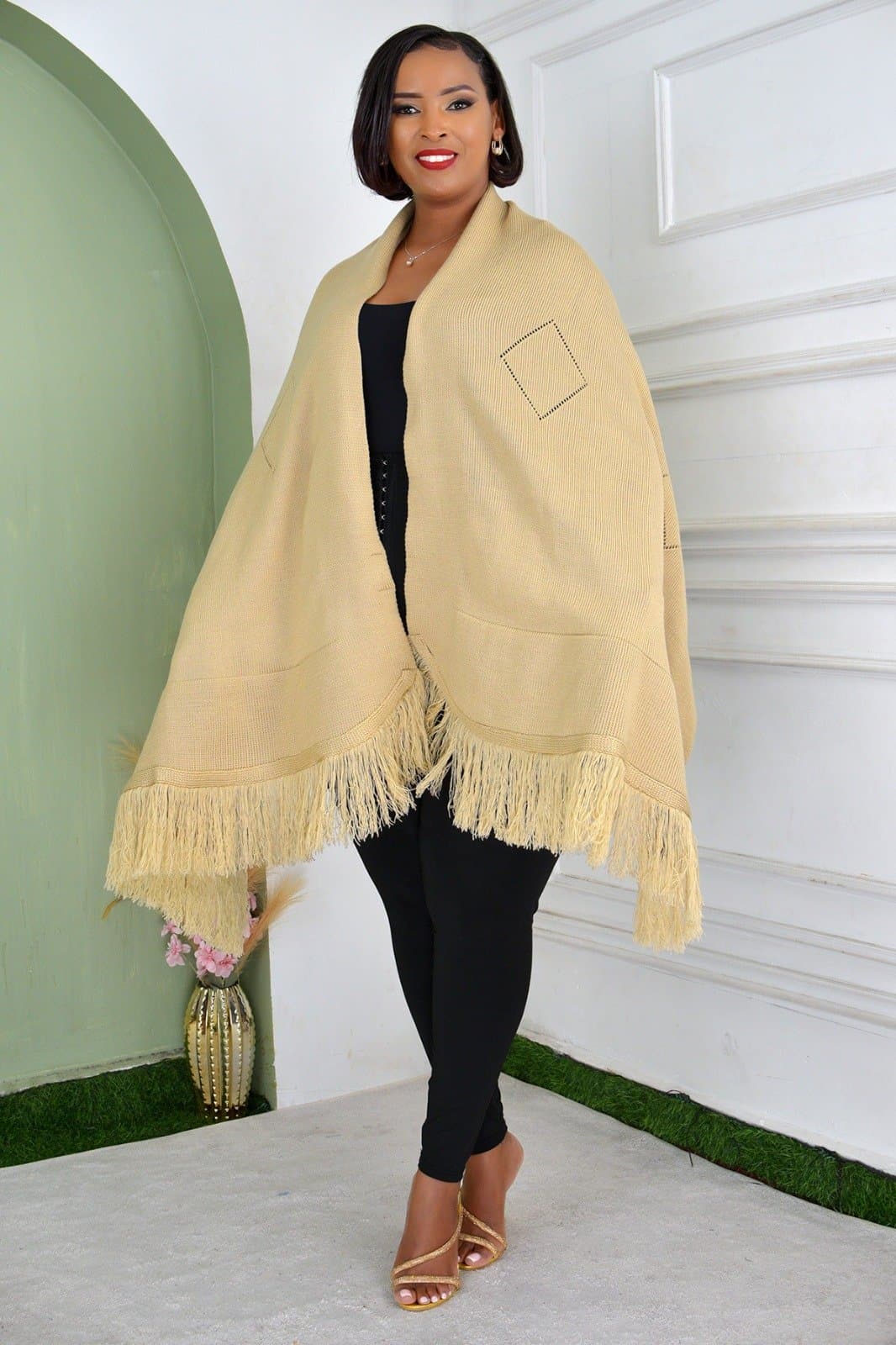 Elegant & Cozy Turkey Shawls – Style Meets Warmth Thumbnail 3