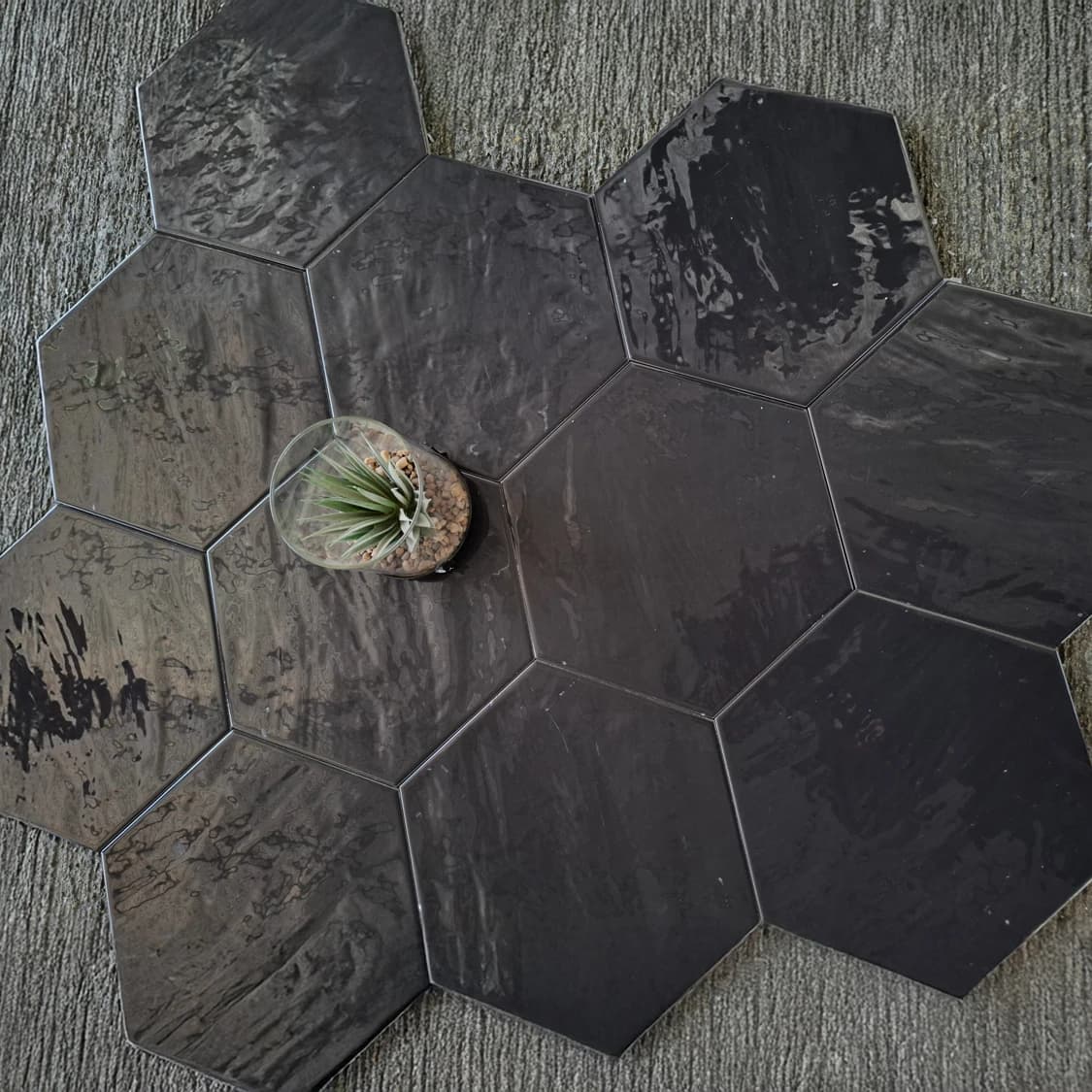 Hexa Chiara Negro Shiny Porcelain Floor Tile - 258 x 290mm Thumbnail 3