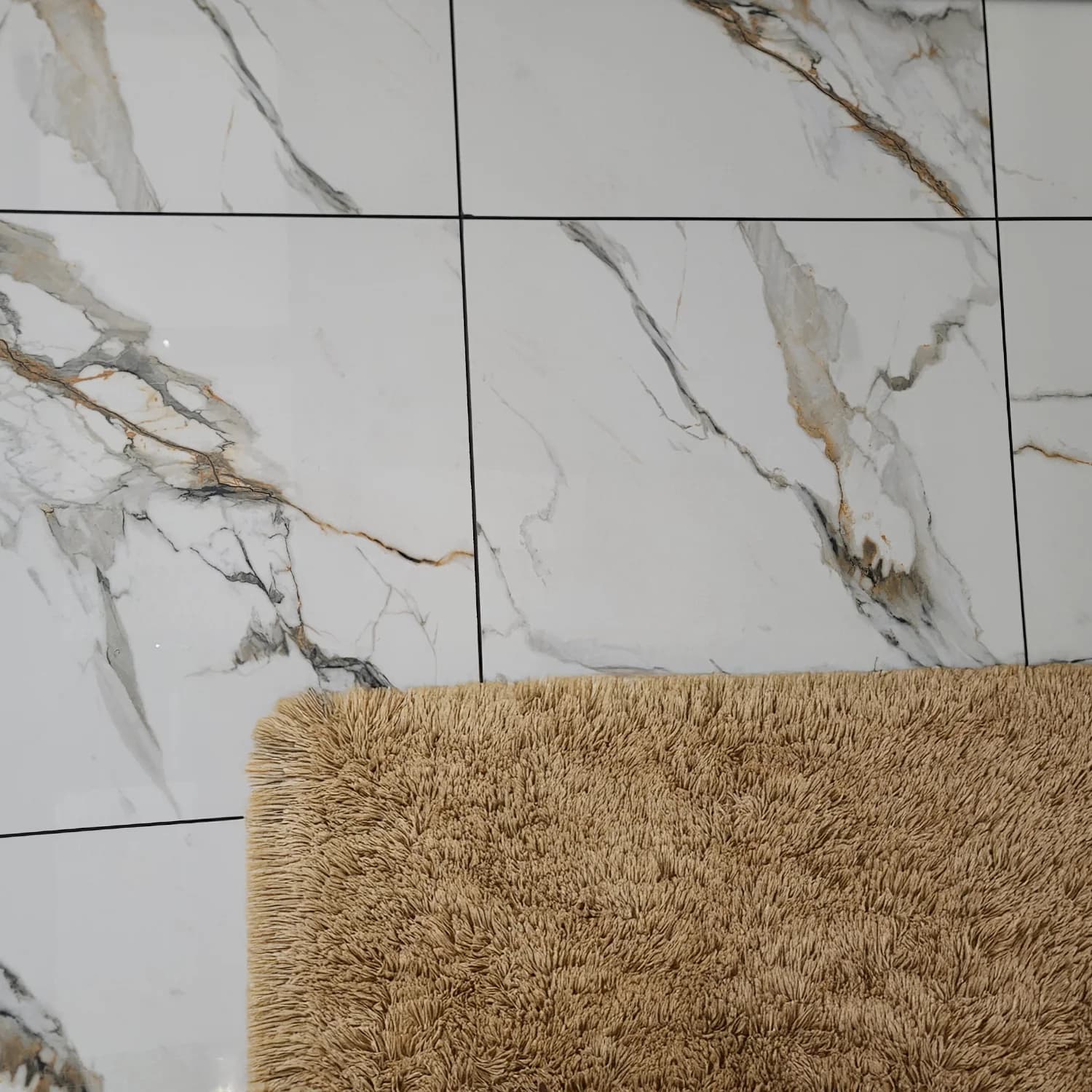 Aurum Blend White Marble Look Shiny Porcelain Floor Tile - 600 x 600mm Thumbnail 3